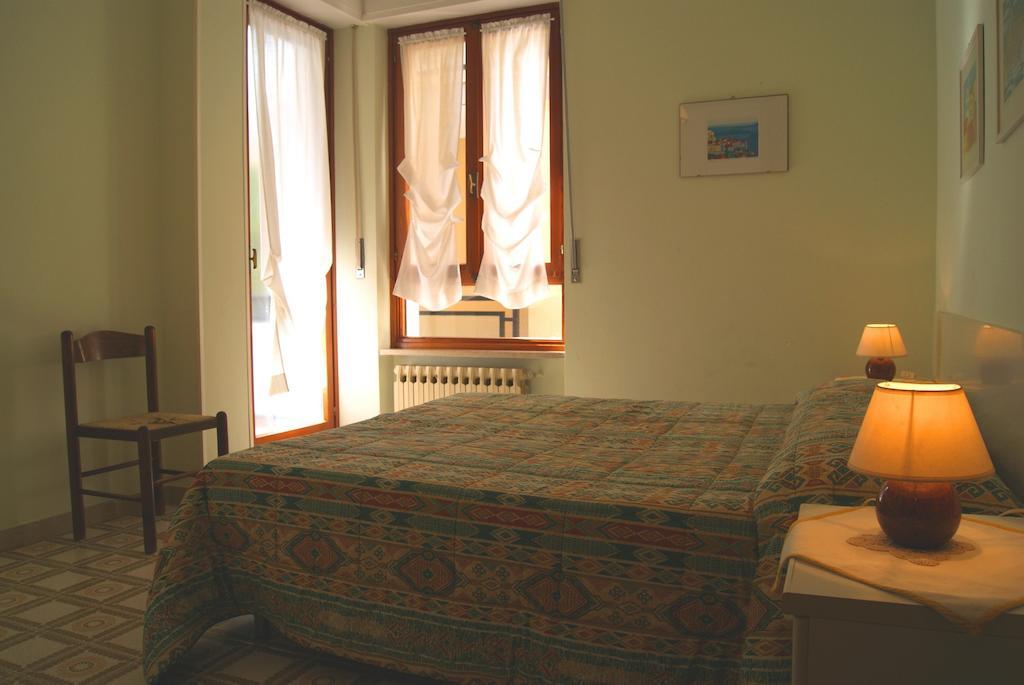La Terrazza Tra Pini E Mare Apartment San Bartolomeo Al Mare Ruang foto